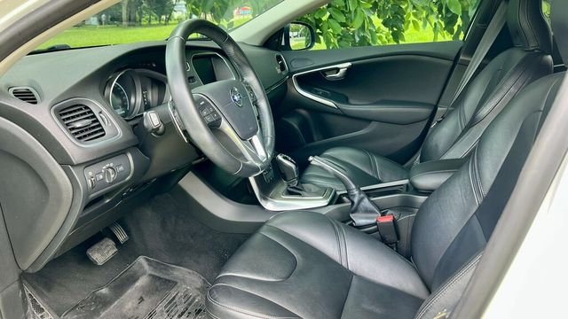 VOLVO富豪 V40  第4張相片