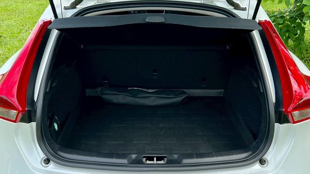 VOLVO富豪 V40  第11張相片