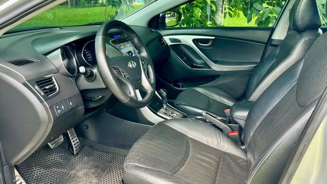 HYUNDAI現代 ELANTRA  第4張相片