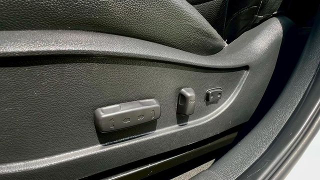 HYUNDAI現代 ELANTRA  第7張相片