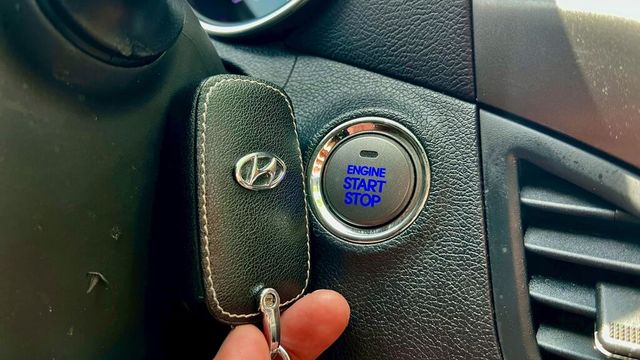 HYUNDAI現代 ELANTRA  第9張相片