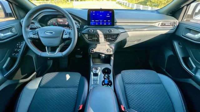 FORD福特 FOCUS  第6張相片