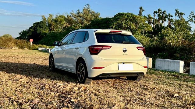 VOLKSWAGEN福斯 POLO  第2張相片