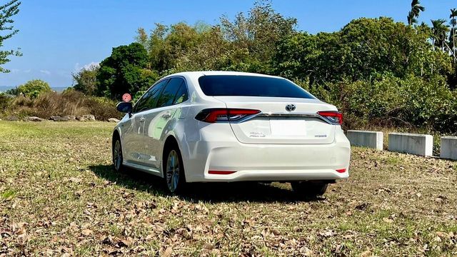 TOYOTA豐田 COROLLA ALTIS HYBRID  第2張相片