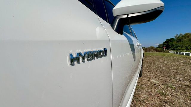TOYOTA豐田 COROLLA ALTIS HYBRID  第13張相片