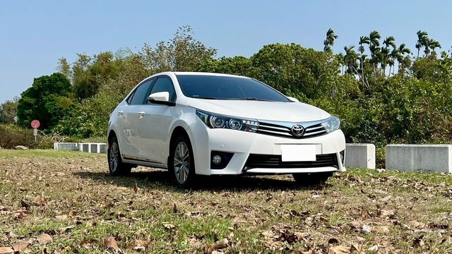 TOYOTA豐田 ALTIS  第1張相片