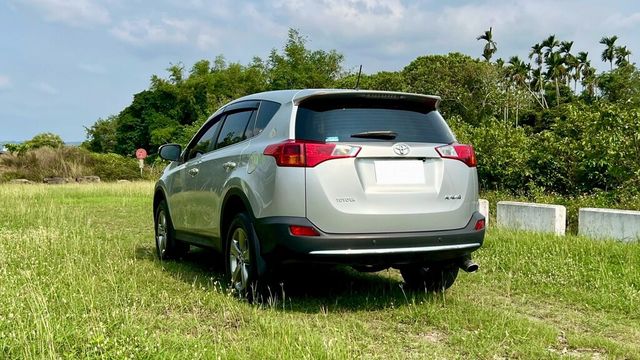 TOYOTA豐田 RAV4  第2張相片