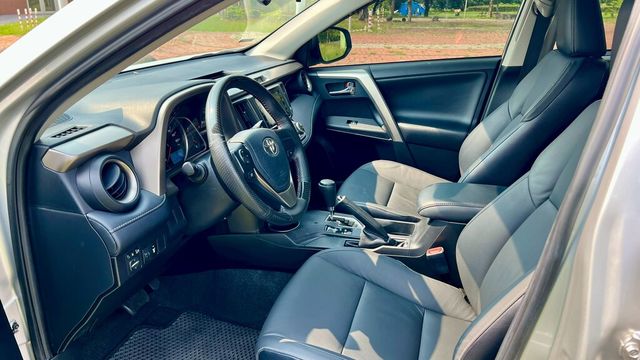 TOYOTA豐田 RAV4  第4張相片