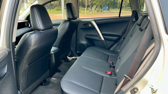 TOYOTA豐田 RAV4  第5張相片