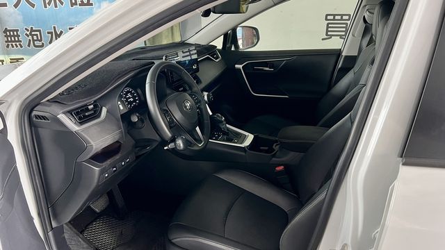 TOYOTA豐田 RAV4  第4張相片