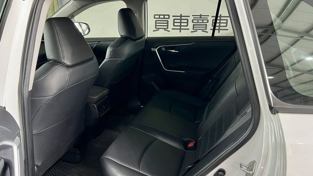 TOYOTA豐田 RAV4  第5張相片