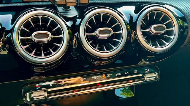 M-BENZ賓士 CLA250  第9張相片