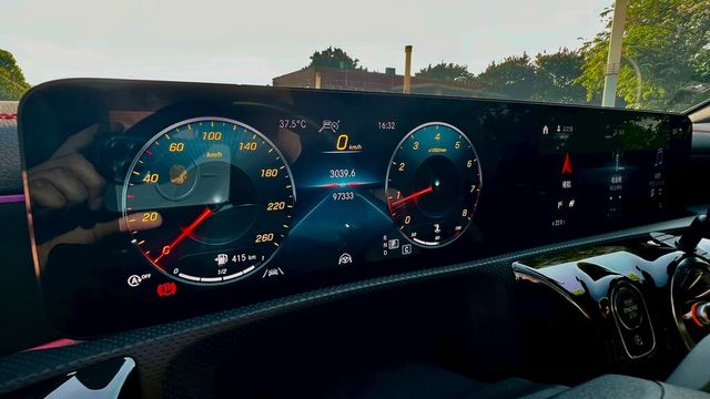 M-BENZ賓士 CLA250  第13張相片