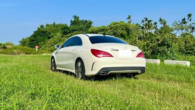 M-BENZ賓士 CLA250  第2張相片