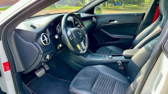 M-BENZ賓士 CLA250  第4張相片
