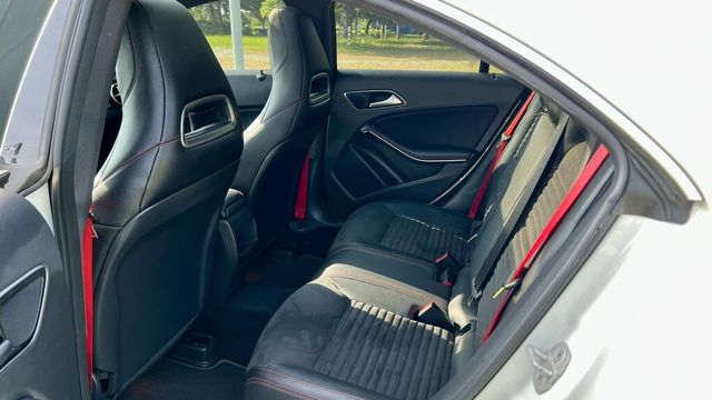 M-BENZ賓士 CLA250  第5張相片