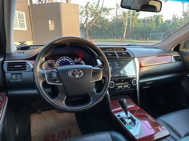 TOYOTA豐田 CAMRY  第3張相片