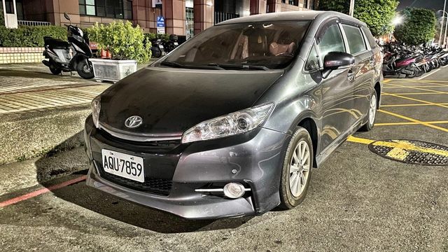 TOYOTA豐田 WISH  第2張相片