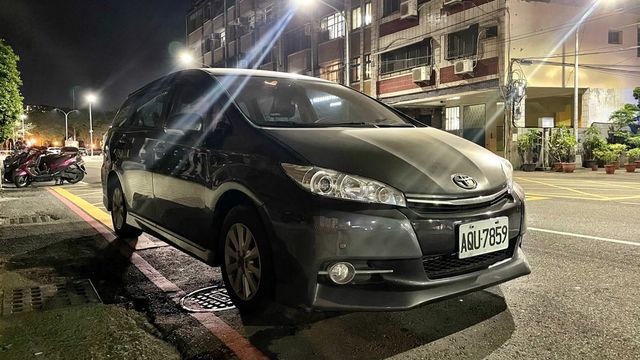 TOYOTA豐田 WISH  第3張相片