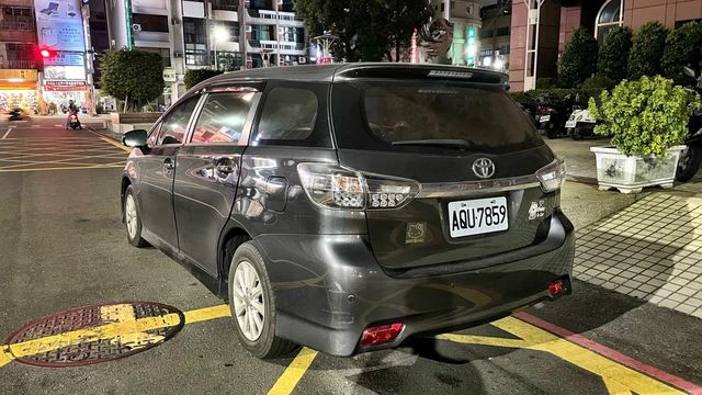 TOYOTA豐田 WISH  第5張相片