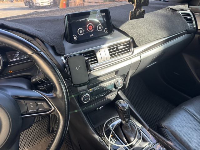 MAZDA馬自達 MAZDA 3  第7張相片