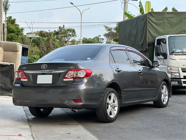 TOYOTA豐田 ALTIS  第2張相片