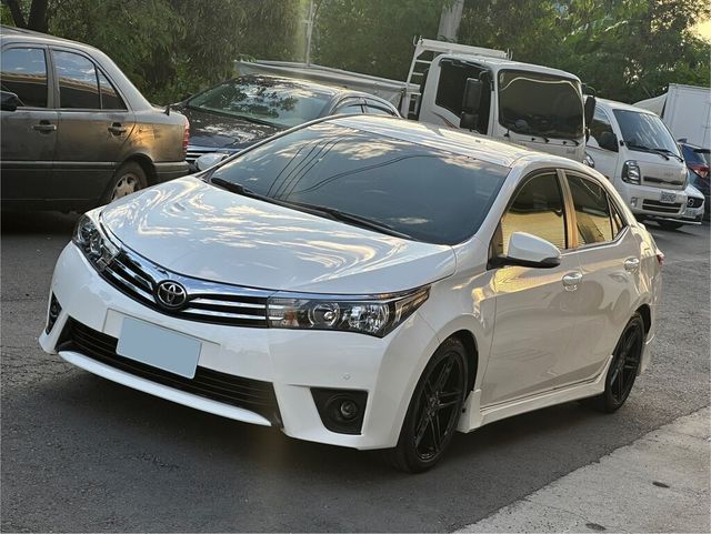 TOYOTA豐田 ALTIS  第1張相片