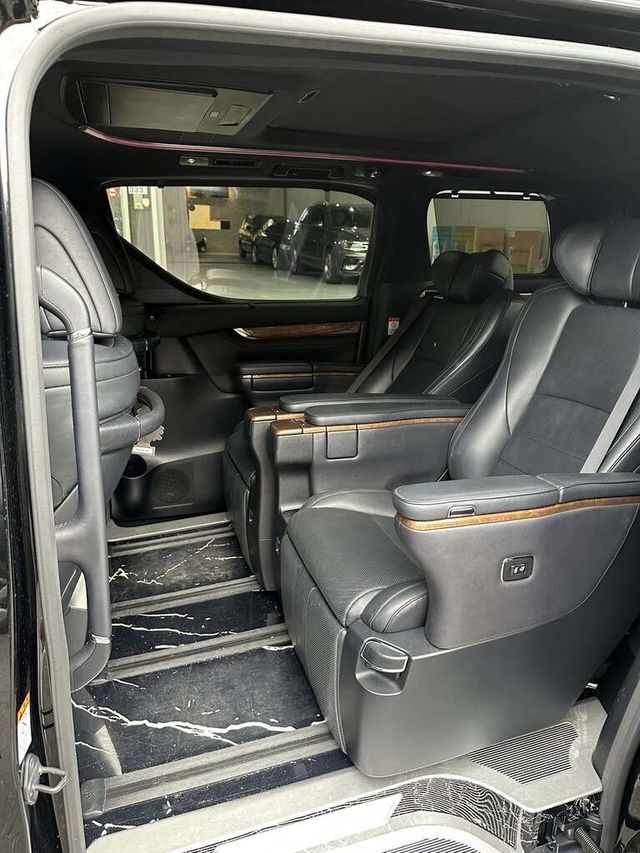 TOYOTA豐田 ALPHARD  第5張相片