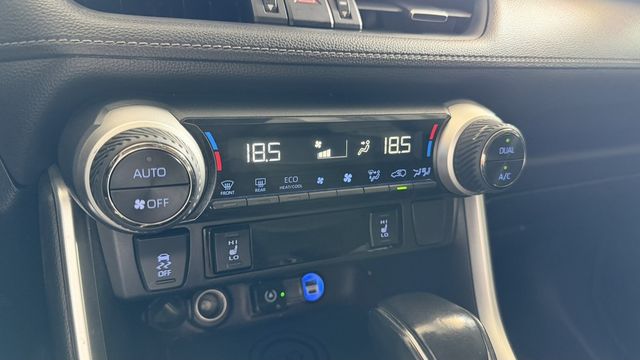 TOYOTA豐田 RAV4  第7張相片
