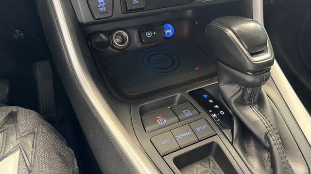 TOYOTA豐田 RAV4  第8張相片