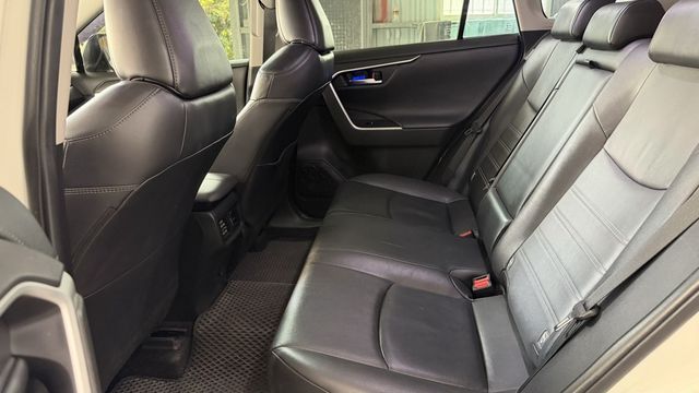 TOYOTA豐田 RAV4  第12張相片