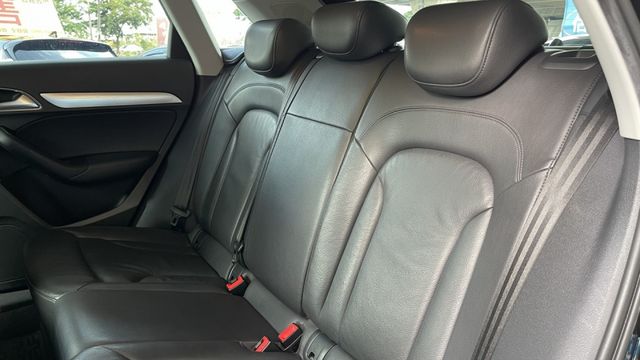 30 TFSI  原版件  第12張相片