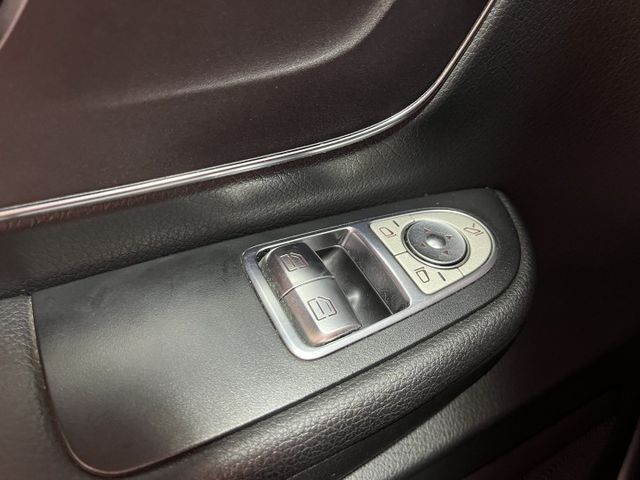 M-Benz V250d 柴油 奢華8人座 商用自用極佳  第19張相片