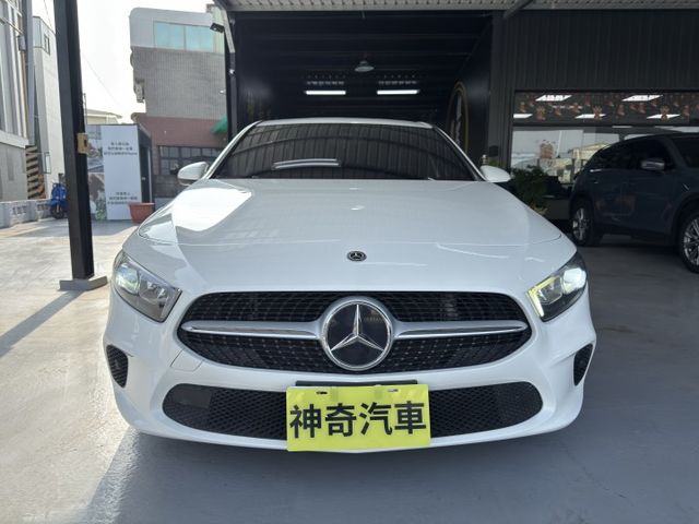 A-CLASS SEDAN V177  第2張相片