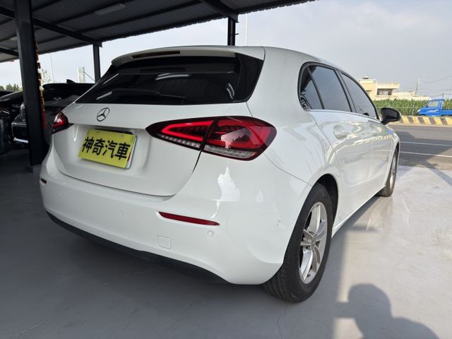 A-CLASS SEDAN V177  第4張相片