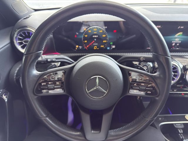 A-CLASS SEDAN V177  第9張相片