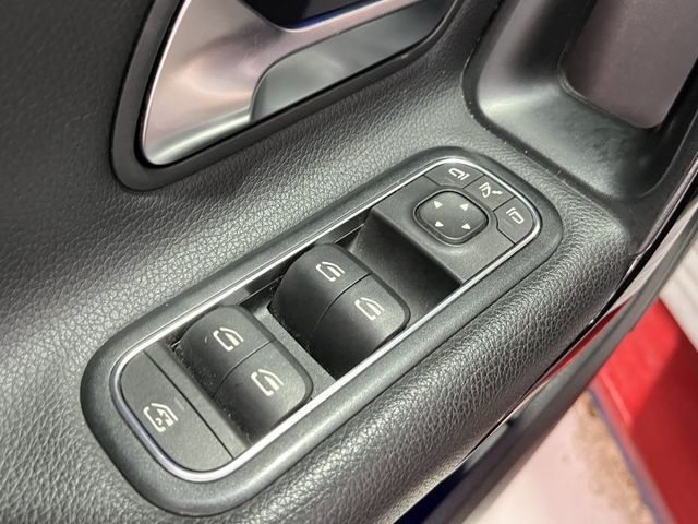 M-Benz A180 原鈑件  第17張相片