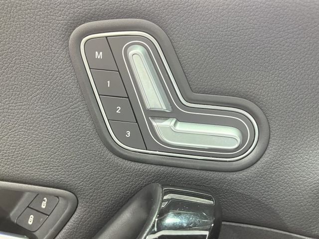 M-Benz A180 原鈑件  第18張相片