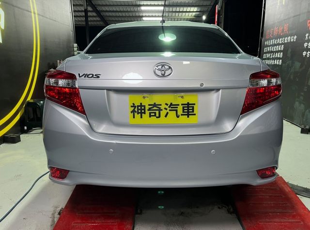 Toyota Vios 雅致 僅跑1.5萬 省油神車  第5張相片