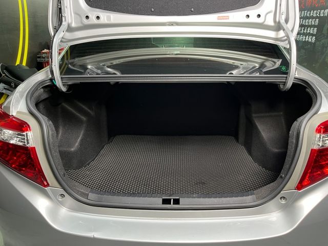 Toyota Vios 雅致 僅跑1.5萬 省油神車  第7張相片