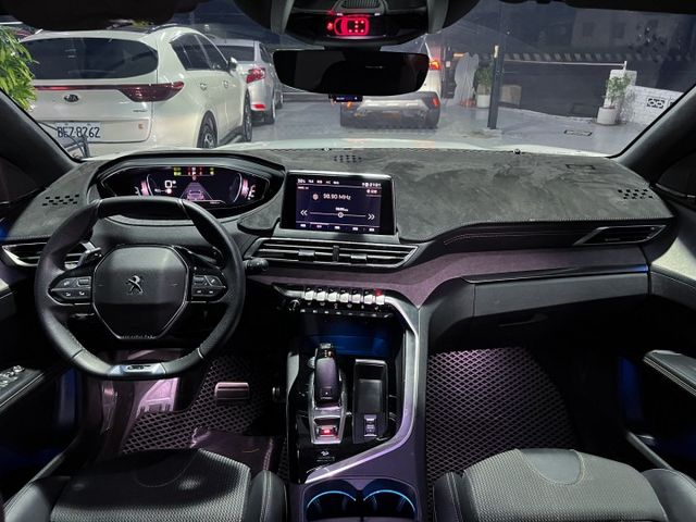 5008 1.6 PureTech GT  高階七人座＋渦輪動力＋法式底盤  第9張相片