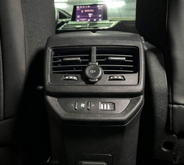 5008 1.6 PureTech GT  高階七人座＋渦輪動力＋法式底盤  第16張相片