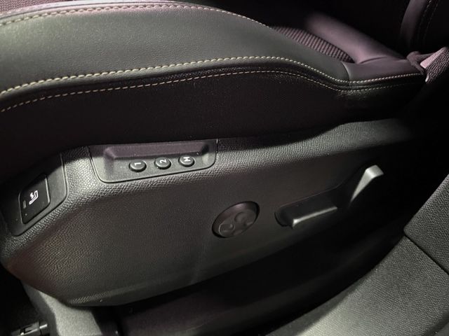 5008 1.6 PureTech GT  高階七人座＋渦輪動力＋法式底盤  第17張相片