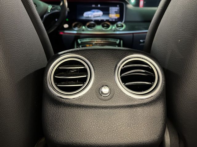 M-Benz E250 Exclusive 安全又舒適  第18張相片