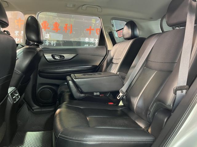 Nissan X-Trail 2.5豪華影音版 原鈑件  第10張相片