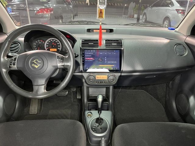 Swift GLX  原鈑件 通勤省油5門小車  第8張相片