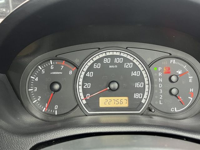 Swift GLX  原鈑件 通勤省油5門小車  第12張相片