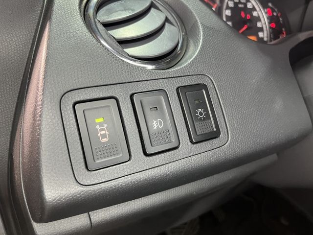 Swift GLX  原鈑件 通勤省油5門小車  第16張相片