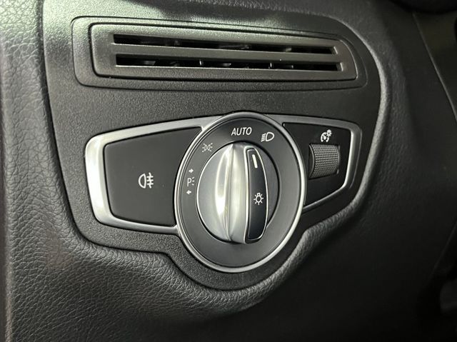 M-Benz GLC200  總代理  第14張相片