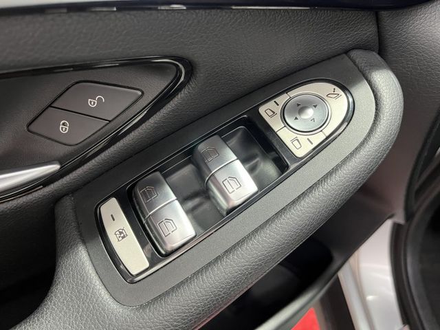 M-Benz GLC200  總代理  第16張相片